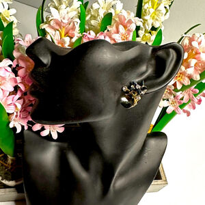 E27- Fashion jewelry Beautiful Earrings in rose gold with Blue Crystals BN